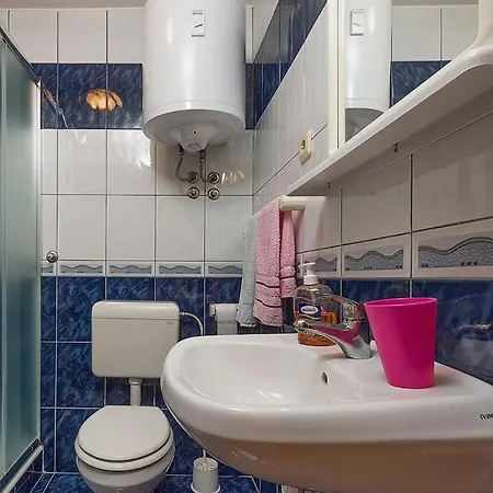 Apartman, And Kata *