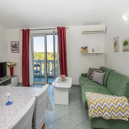 Apartman, And Kata 아파트