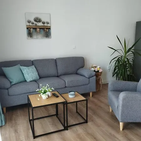 Apartman, And Kata Apartmán