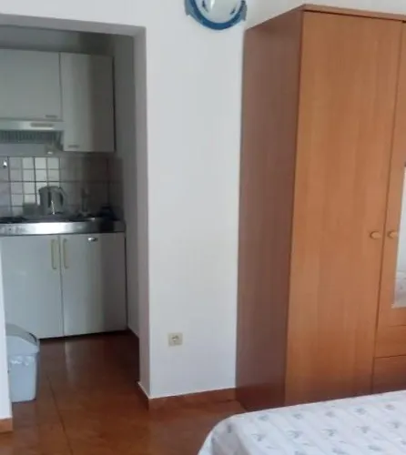 Apartman, And Kata 아파트 풀라