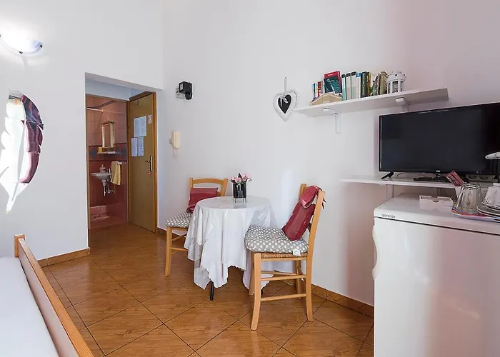 Apartman, And Kata 풀라