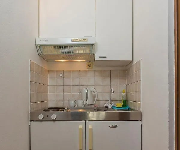 Apartman, And Kata 아파트