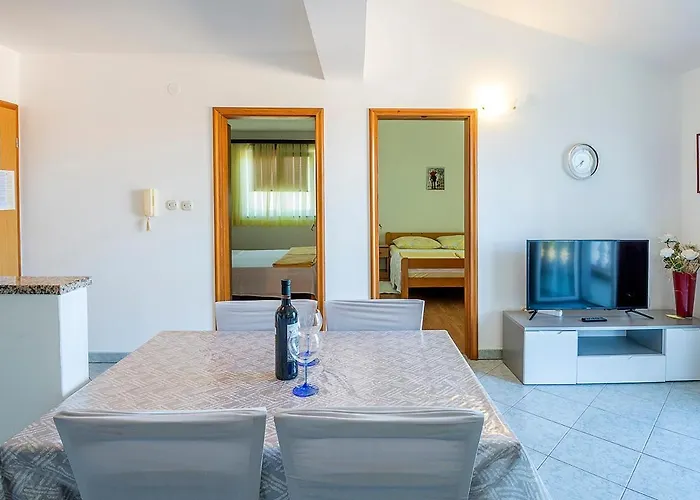 Apartman, And Kata