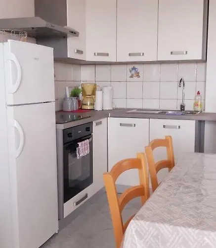Apartman, And Kata 아파트 풀라