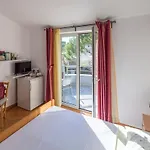 Apartman, And Kata * פולה