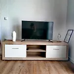 Apartman, And Kata *