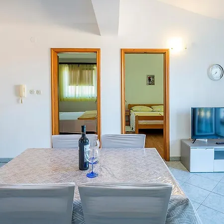 Apartman, And Kata
