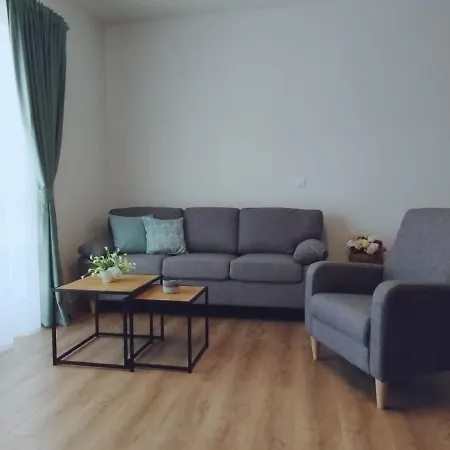 Apartman, And Kata * Pola