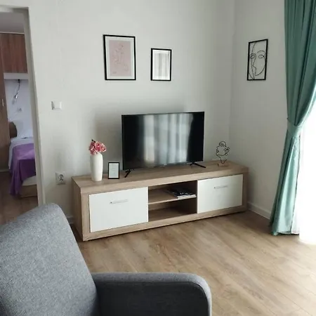 Apartman, And Kata